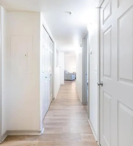Hidden Gem In 2 Bed, 2 Bath Apartment *